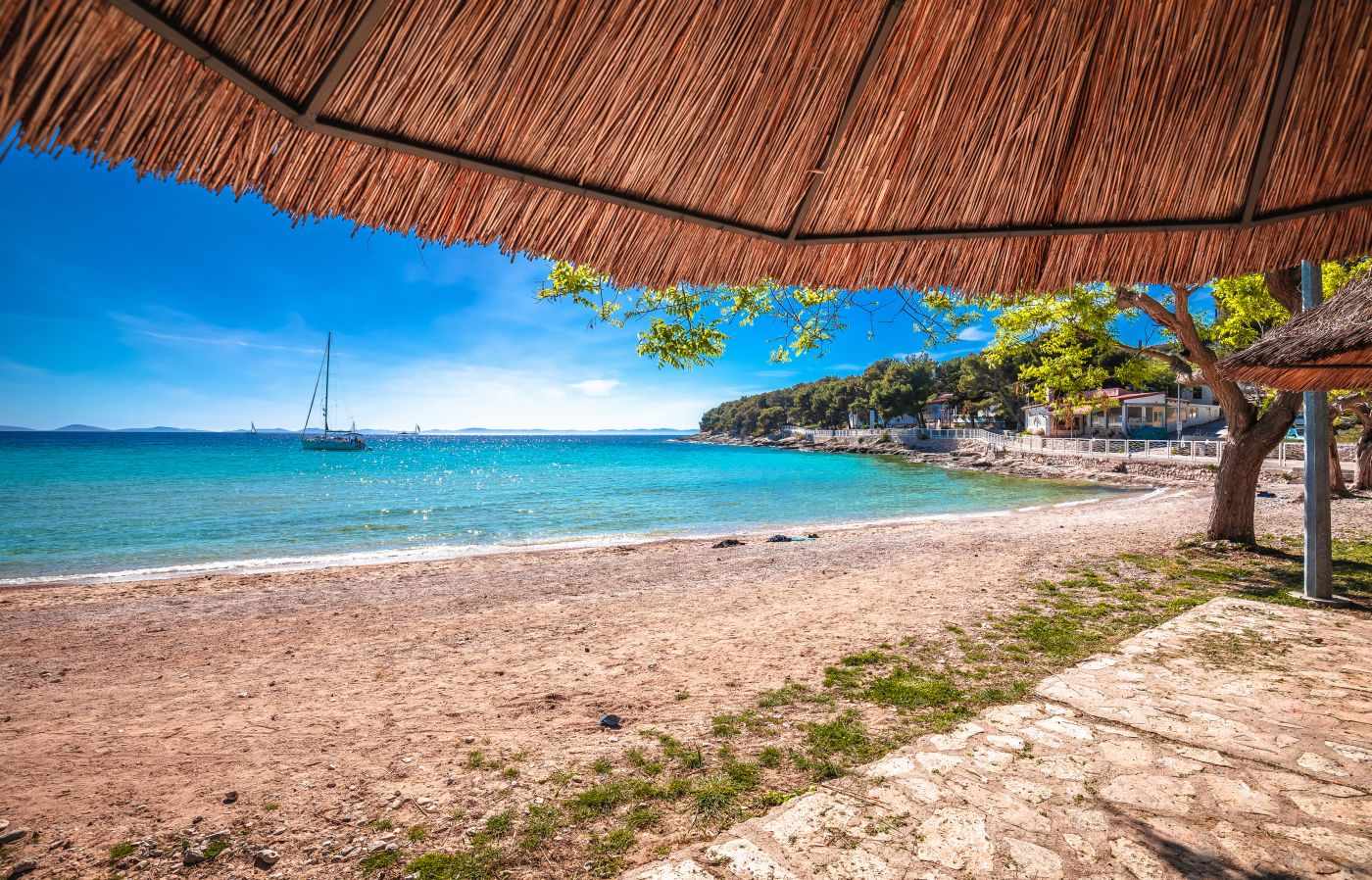 Kako razumjeti i spriječiti krađu cipela ispred džamije: pravi vodič za sigurnost i poštovanje