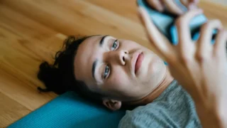 Što zaista znači biti otuđen? Razumijevanje otuđenja u obitelji i braku