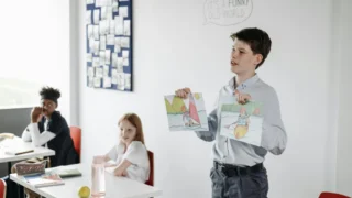 Pišemo li odškrinuti ili otškrinuti? Pravilno pisanje i objašnjenje