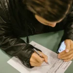 Piše li se podkoljenica ili potkoljenica? Pravilno pisanje i objašnjenje