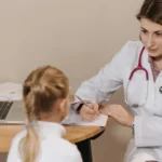 Čuvanje usmene povijesti: Vodič za zabilježivanje sjećanja starijih generacija