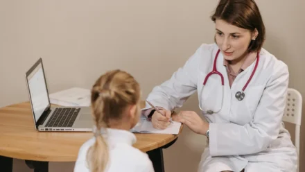 Čuvanje usmene povijesti: Vodič za zabilježivanje sjećanja starijih generacija