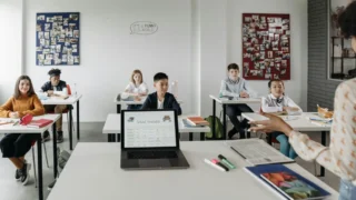 Vjetrovit ili vijetrovit: koji je oblik pravilan?
