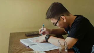 Piše li se šoping centar ili šoping-centar? Pravilno pisanje složenice
