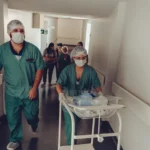 Strah od vezanosti: Kako prepoznati izbjegavajući stil privrženosti kod partnera