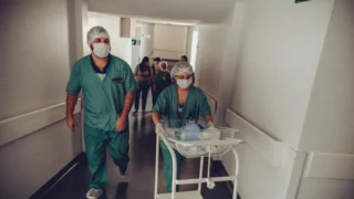 Strah od vezanosti: Kako prepoznati izbjegavajući stil privrženosti kod partnera